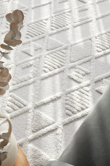 Mari Lisa White Diamond Pattern Rectangle Rug